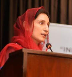 Dr. Ayesha Farooq